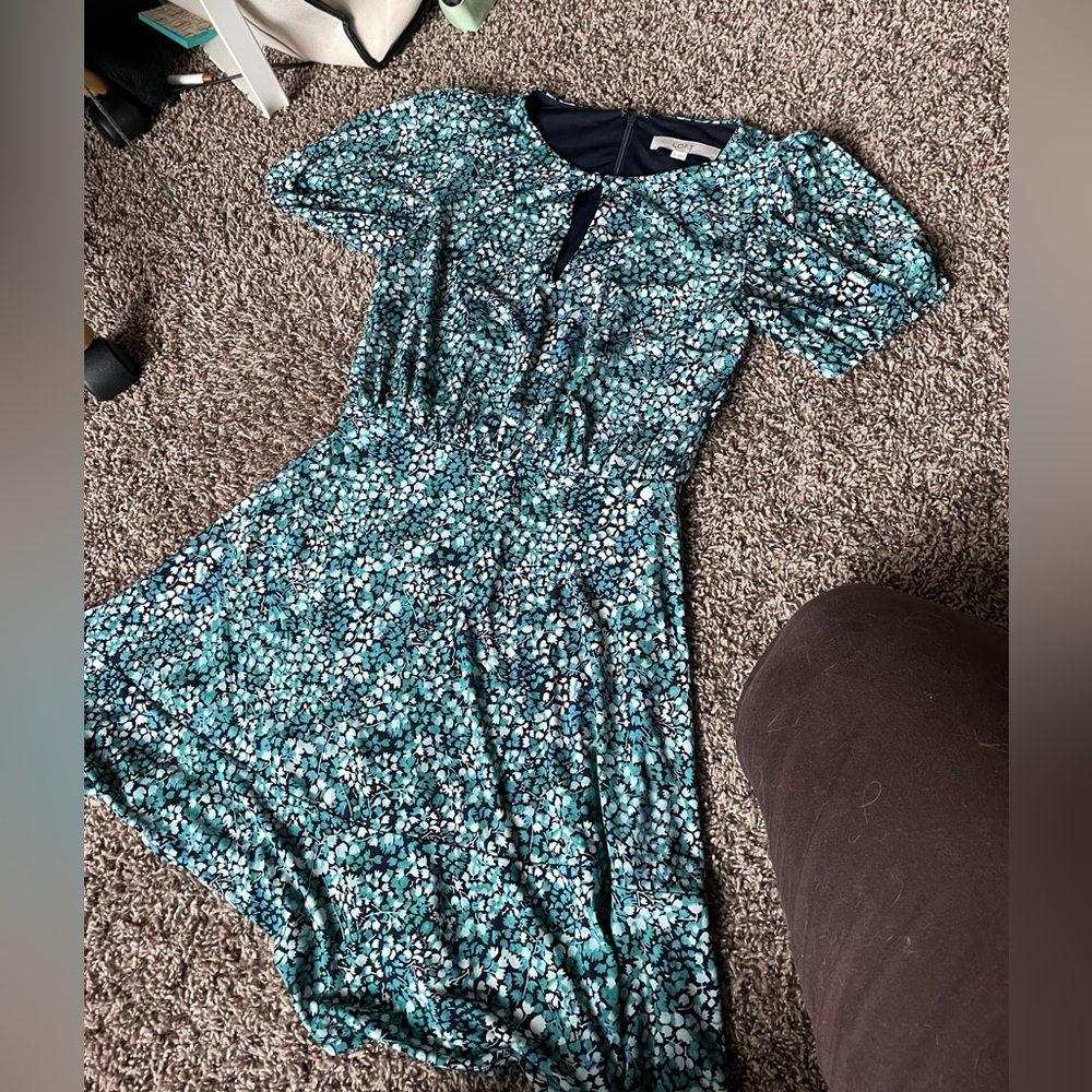 Loft size 0 turquoise floral stretchy professional dress
